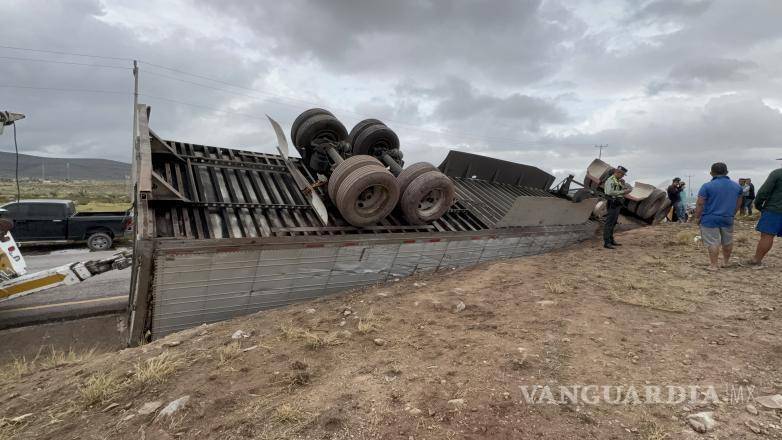$!Elementos de la Guardia Nacional acudieron para tomar conocimiento del accidente y mantener vigilancia en la zona.