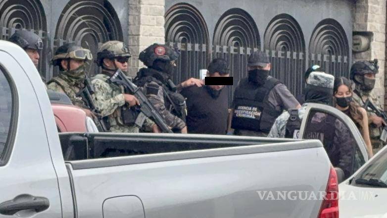 $!Una persona fue detenida durante el procedimiento y quedó a disposición de las autoridades, que determinarán su situación jurídica.