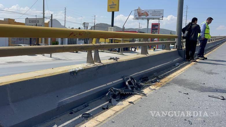 $!El área afectada de la carretera con dirección a Saltillo quedó temporalmente cerrada debido al accidente.