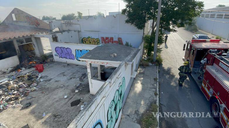 $!El siniestro ocurrió en un predio ubicado en el cruce del periférico Luis Echeverría Álvarez y la calle Vito Alessio Robles, donde autoridades acordonaron el área para prevenir riesgos.