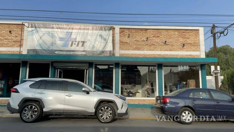 Se lleva más de 20 mil pesos con ayuda de un mazo en local deportivo de Saltillo (videos)