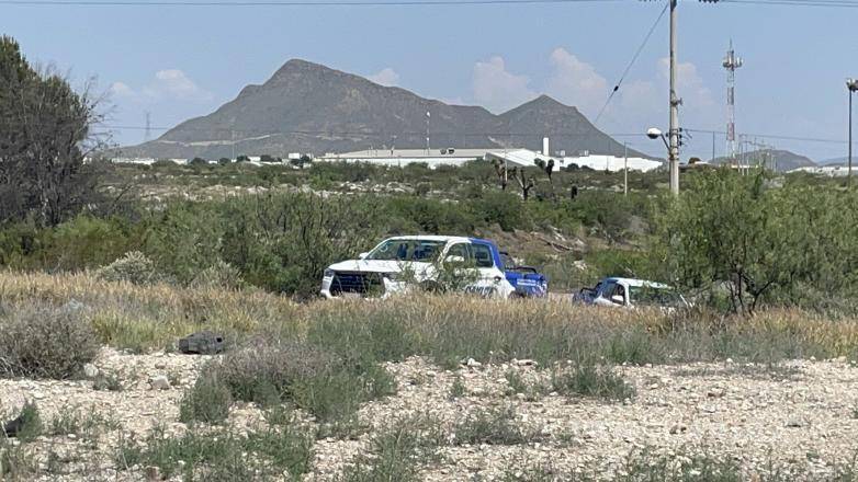 $!La empresa Davisa brindó apoyo a los cuerpos de emergencia mediante la aportación de una cisterna de agua, lo que permitió reforzar las labores de combate al incendio registrado en el Parque Industrial Santa María.