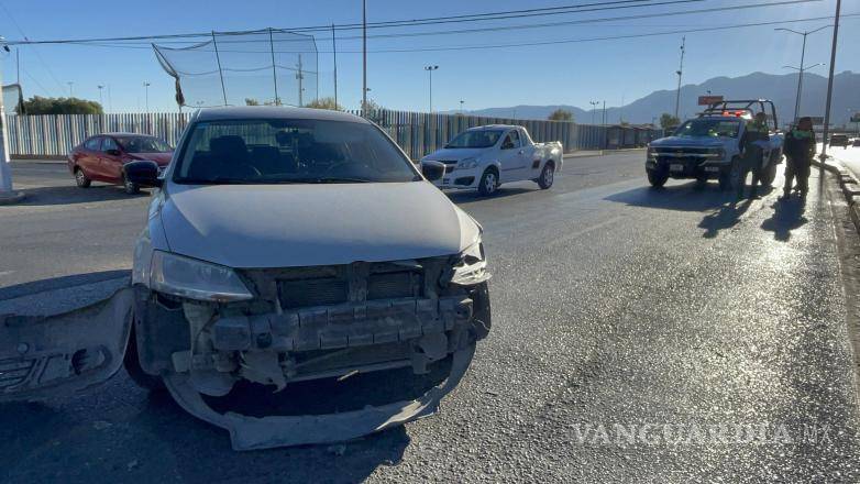 $!El conductor del automóvil fue detenido en el lugar para ser puesto a disposición del Ministerio Público.