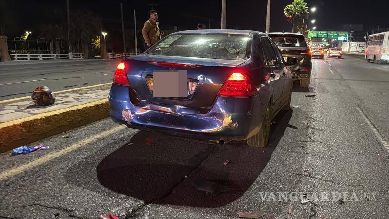 $!Una serie de afectaciones en bulevar Venustiano Carranza dejó el choque de un motociclista.