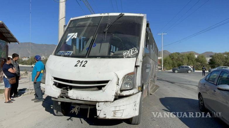 $!La vialidad aún no inaugurada registró su primer accidente en el cruce con el bulevar Géminis.