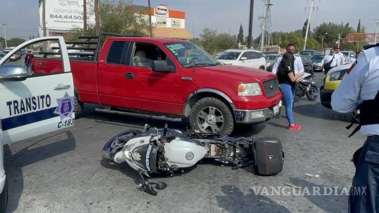 $!Aseguradoras llegaron al lugar del accidente para evaluar los daños y cubrir los gastos médicos y daños materiales.