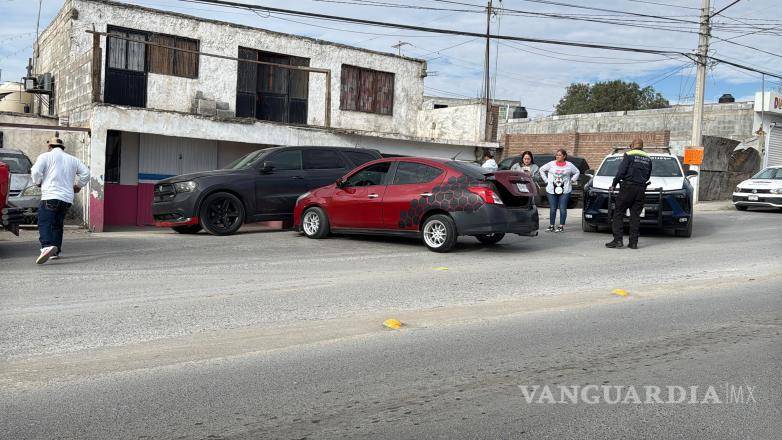 $!A pesar del impacto, el conductor fue valorado en el lugar y no requirió traslado hospitalario.