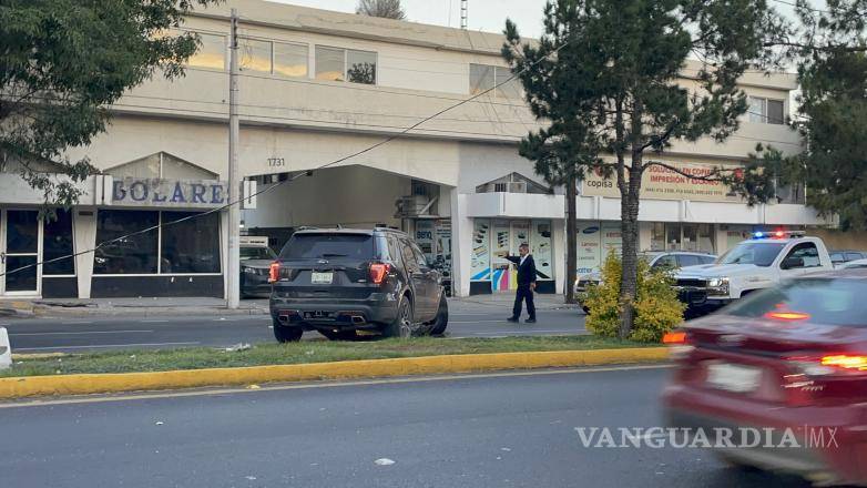 $!El conductor del Ford Fiesta invadió el paso de la Explorer, desencadenando el accidente en Venustiano Carranza.