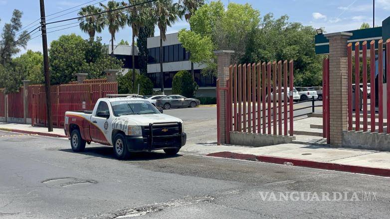 $!Tras varios minutos de labores, los bomberos lograron controlar por completo el fuego, evitando que el siniestro escalara a otras áreas del complejo, lo que permitió descartar personas lesionadas y daños de mayor magnitud.