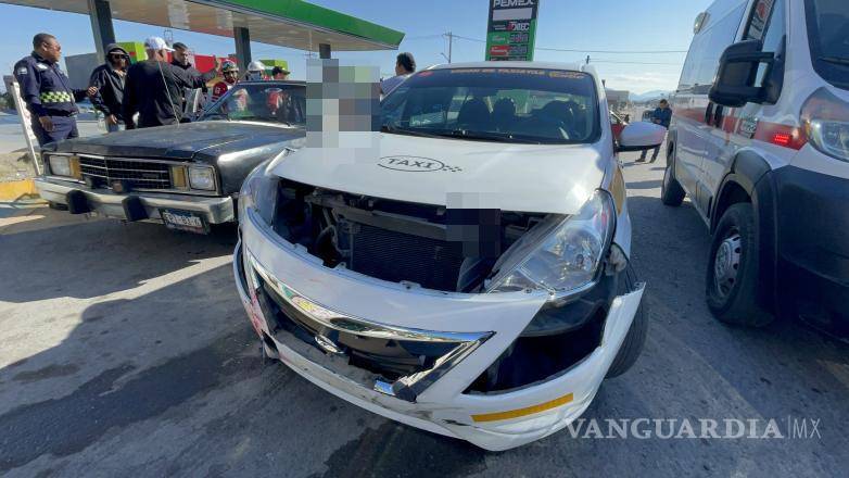 $!Autoridades de Tránsito acudieron para tomar conocimiento del percance.