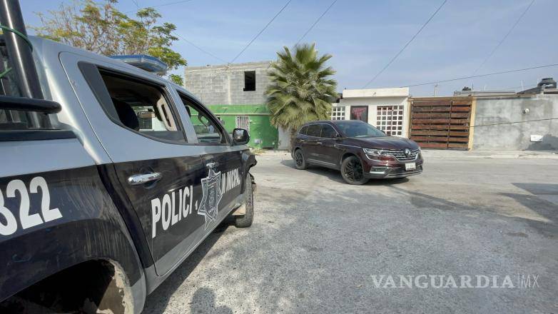 $!Agentes de la Fiscalía General del Estado acudieron al sitio para realizar las diligencias correspondientes.