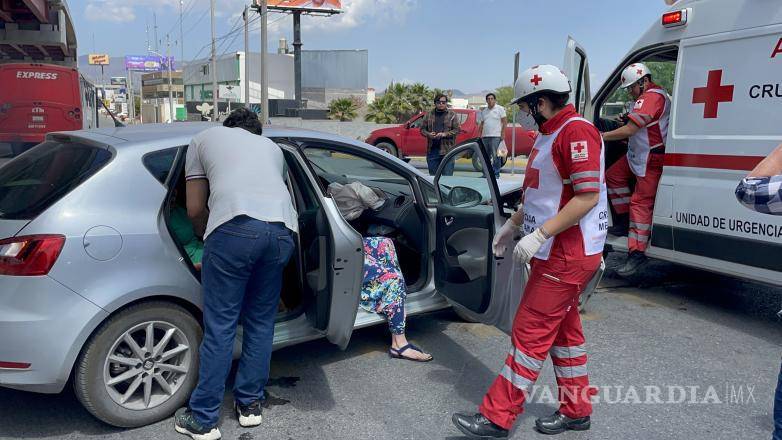 $!Paramédicos de la Cruz Roja, arribaron en pocos minutos al lugar.