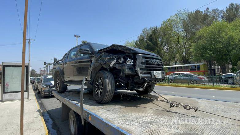 $!La unidad involucrada es una camioneta JAC