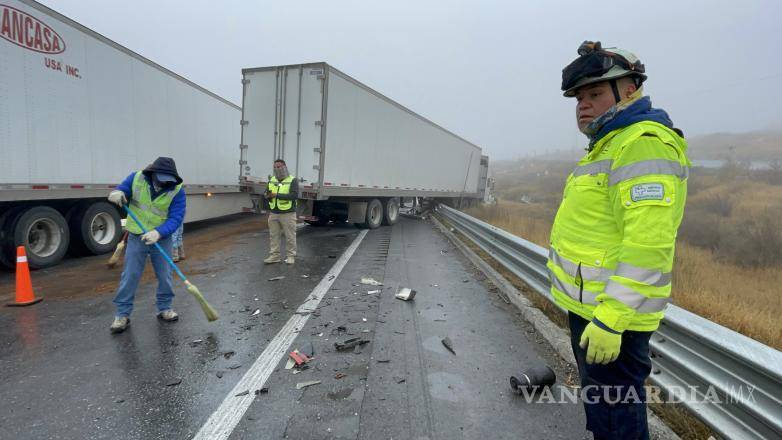 $!Personal de Capufe actuó rápidamente para evitar más incidentes en la carretera Carbonera-Ojo Caliente.