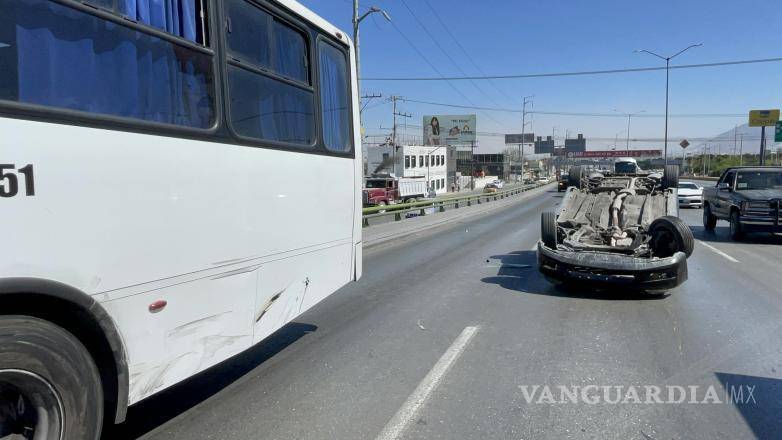 $!La falla mecánica en una de las llantas delanteras fue la causa del accidente, según el testimonio del conductor.