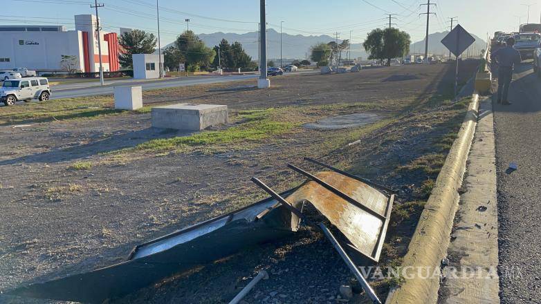 $!La estructura fue quitada del auto y puesta a un costado.