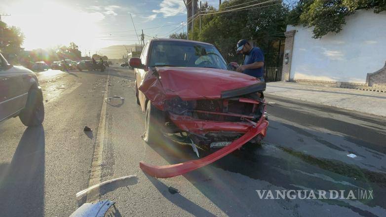 $!Daños considerables en los vehículos involucrados, aunque afortunadamente no hubo personas lesionadas de gravedad.