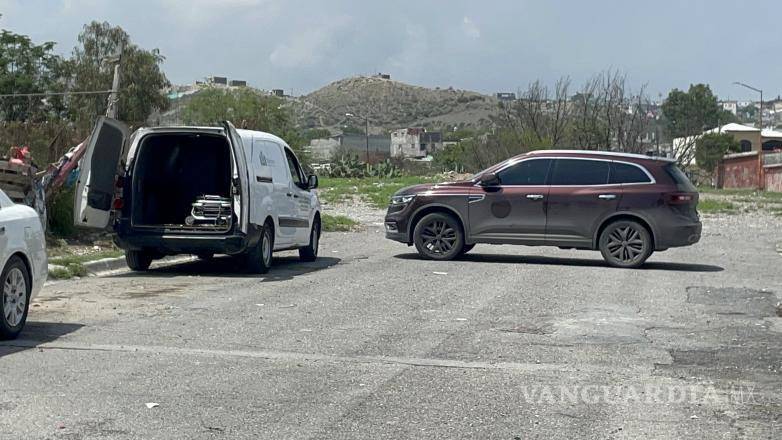 $!Elementos de la Fiscalía realizaron las diligencias en el lugar del fallecimiento.