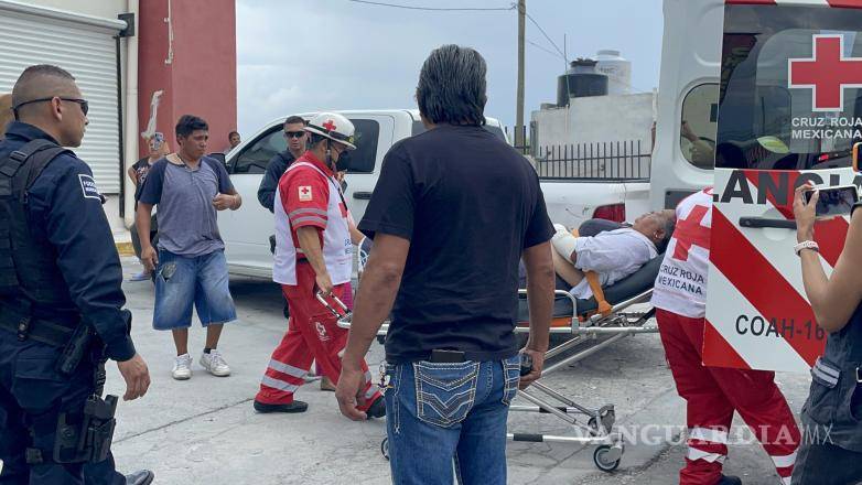 $!Los heridos fueron trasladados a un hospital por elementos de la Cruz Roja.
