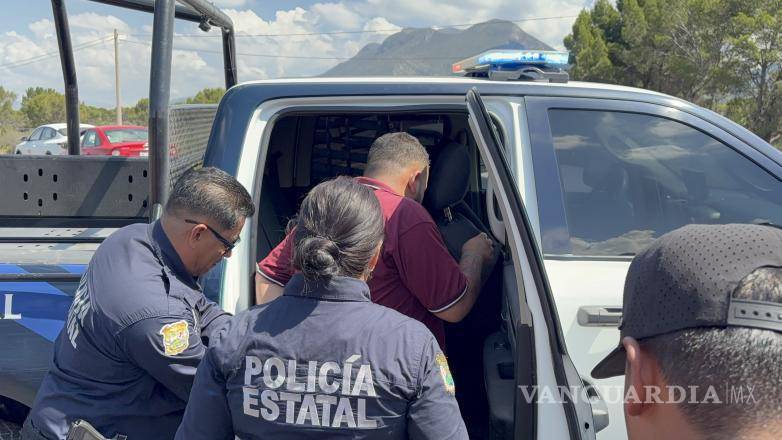 $!Policías municipales y estatales acudieron al lugar para tomar conocimiento del accidente.