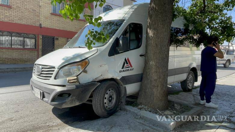 $!El accidente ocurrió cerca de las 7:45 de la mañana, luego de que el conductor se quedara dormido tras salir de una guardia nocturna en un hospital.