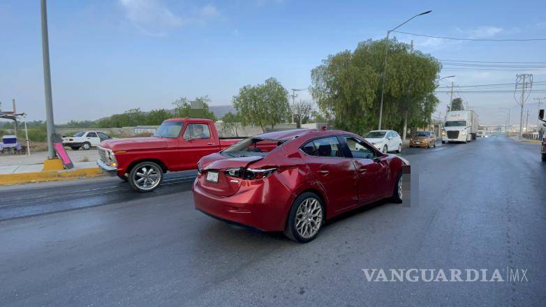 $!A pesar del aparatoso percance, el conductor del automóvil resultó ileso.