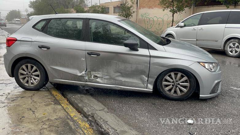 $!Tras el choque, el automóvil de Jaime Ordóñez giró y quedó atravesado en sentido contrario a la circulación.