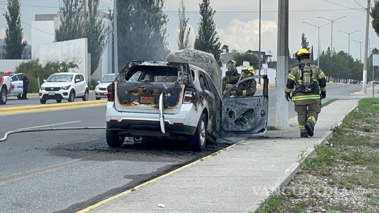 $!La unidad quedó completamente calcinada.