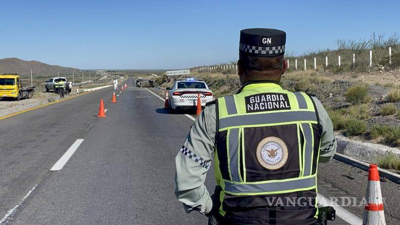 $!La zona del percance fue acordonada por autoridades federales mientras agentes investigadores realizaban las diligencias correspondientes y el levantamiento de indicios para esclarecer los hechos.