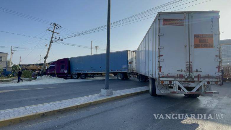 $!El tren involucrado en el accidente pasó sin incidentes posteriores tras el choque.