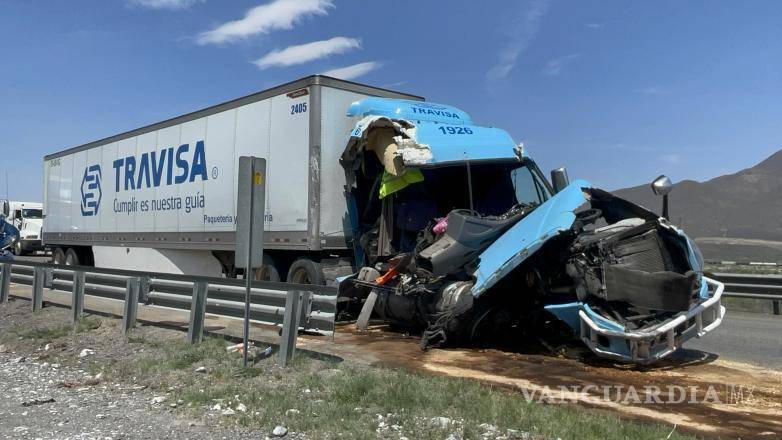 $!El accidente ocurrió en el carril de baja velocidad, lo que generó movilización de autoridades y reducción parcial de la circulación.