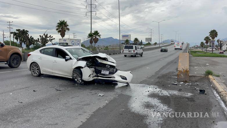 $!El accidente provocó afectaciones en dos carriles con rumbo a Arteaga.