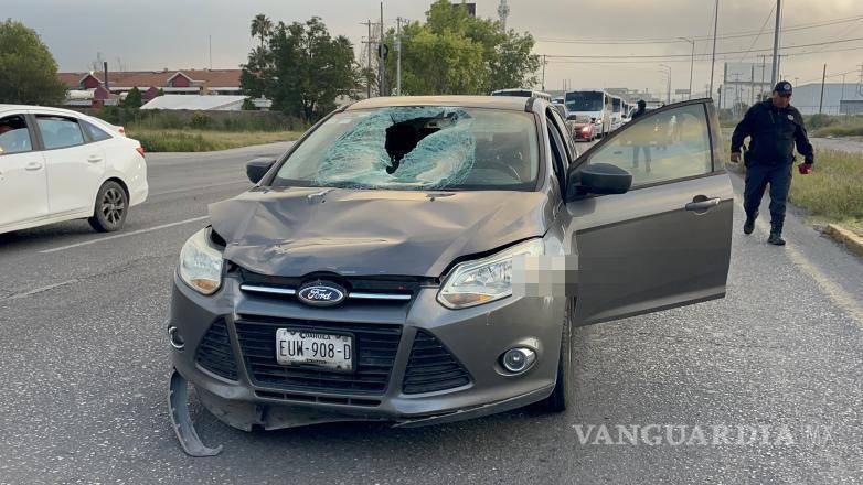 $!Elementos de la Policía Municipal y de la Fiscalía acordonaron la zona y controlaron el tráfico.