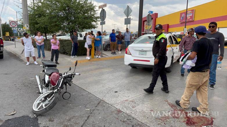 $!El taxista fue detenido y puesto a disposición del Ministerio Público por lesiones y daños.