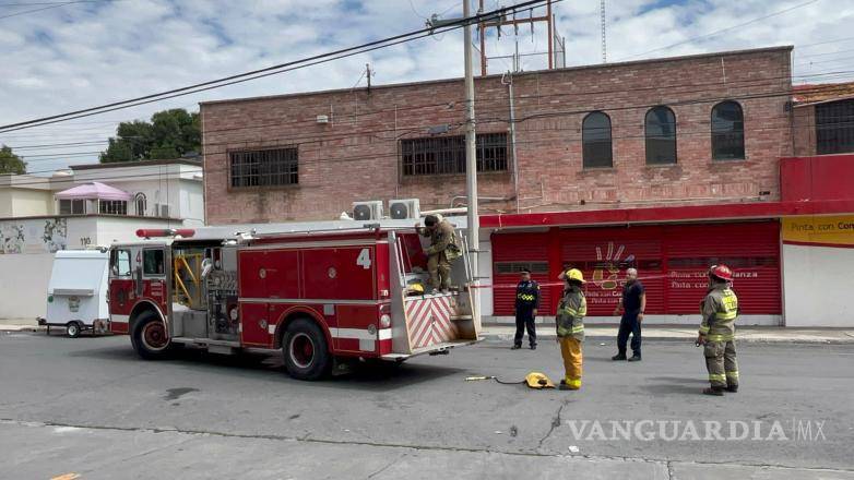 $!La falla en la tubería provocó la movilización preventiva de policías, bomberos y personal de Protección Civil.