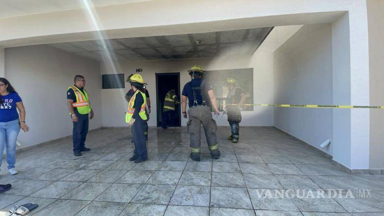 $!Protección Civil acudió al sitio para evaluar los daños y riesgos estructurales.