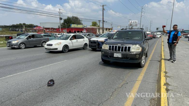 $!La camioneta y el conductor quedaron asegurados .