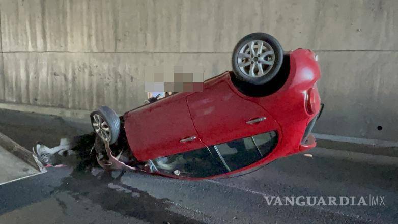 $!La grúa retiró el automóvil del lugar y lo trasladó a un corralón.