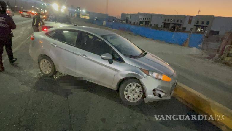 $!En el segundo percance, un auto terminó en sentido contrario tras perder el control.