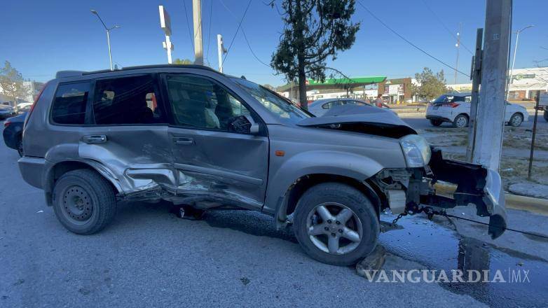 $!A pesar de lo aparatoso del choque y los severos daños materiales, no se reportaron personas lesionadas en el lugar.