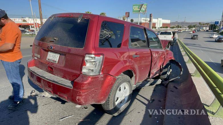 $!A pesar de lo aparatoso del accidente, no se reportaron personas lesionadas, únicamente daños materiales en las unidades involucradas, las cuales fueron retiradas del flujo principal para evitar mayores afectaciones viales.