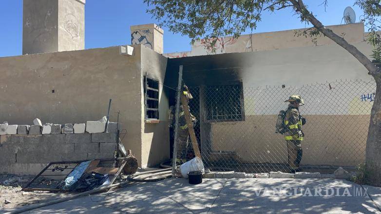 $!Personal de Seguridad Pública tomó conocimiento de los hechos luego de que se reportara un incendio presuntamente provocado, situación que derivó en la apertura de una investigación para esclarecer lo ocurrido.