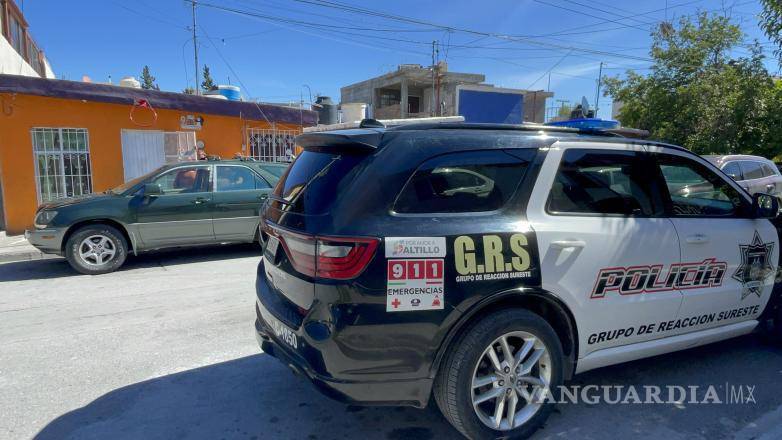 $!Una vecina alertó a las autoridades tras ver a la mujer por la ventana.