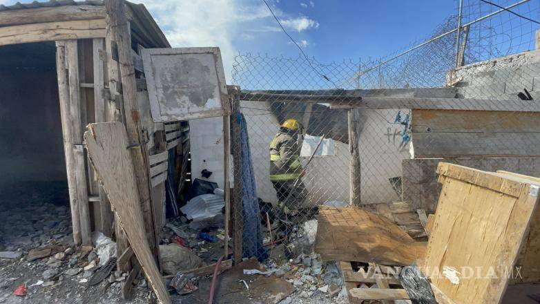 $!Autoridades exhortaron a los habitantes de la zona a reportar cualquier actividad sospechosa en el inmueble siniestrado.