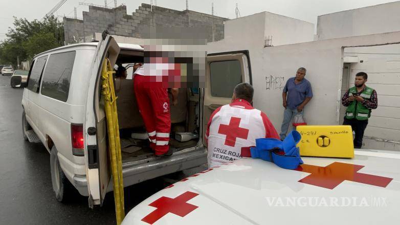 $!Personal de la empresa Sanhua, coordinaron el traslado de los trabajadores para descartar lesiones graves.