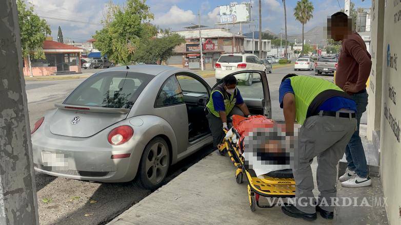 $!La madre fue estabilizada por paramédicos antes de ser trasladada al hospital.