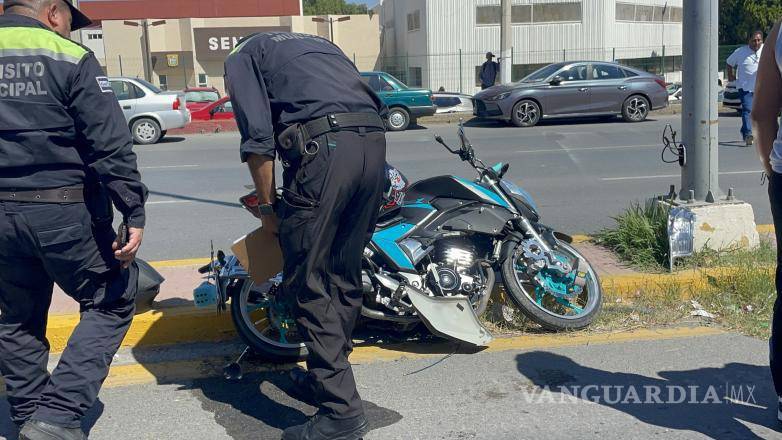 $!La motocicleta Italika quedó bajo resguardo de las autoridades.