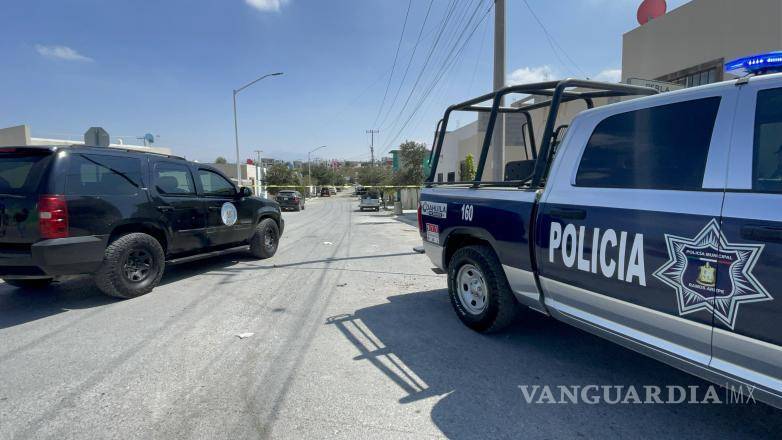 $!Autoridades realizaron las diligencias en el domicilio donde fue localizado el joven sin vida.