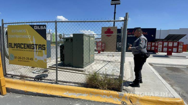 $!Elementos de la Policía Municipal y la Fiscalía acudieron a tomar conocimiento del accidente.