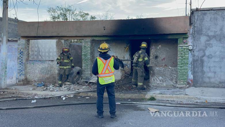 $!Vecinos señalaron que no es la primera ocasión en que se registran hechos similares en el inmueble.